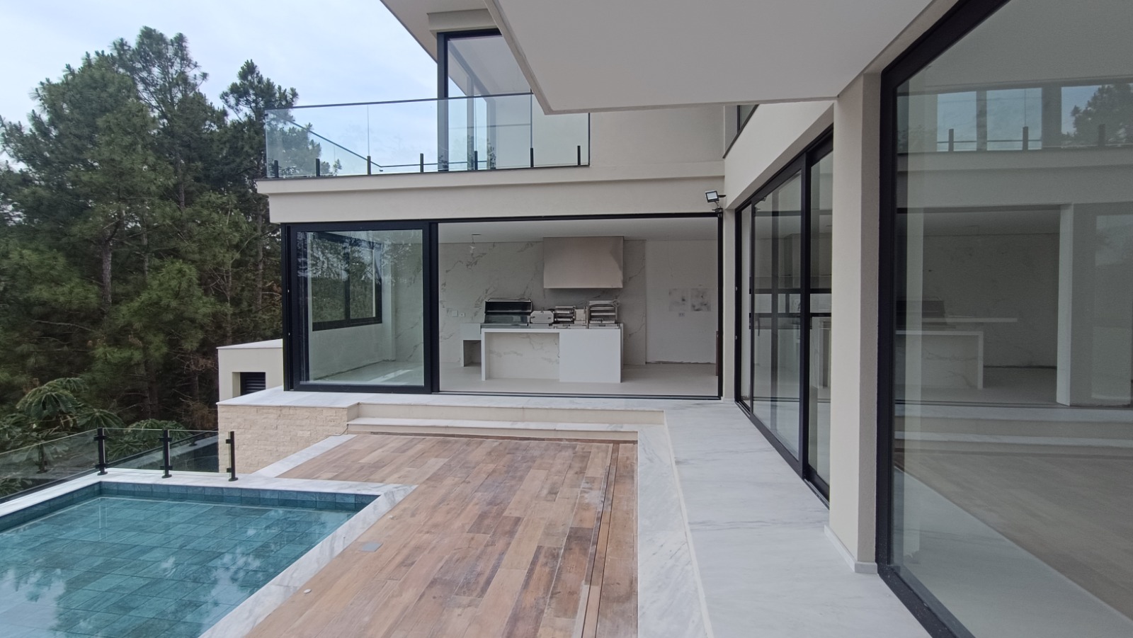 Residência Emi - Área Externa (exterior)