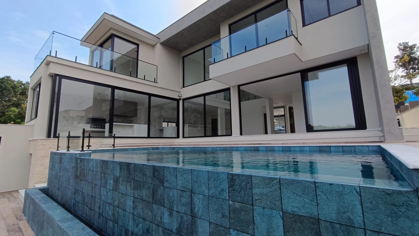 Residência Emi - Vista Fundos (exterior)